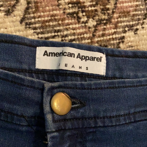 American Apparel Medium Stretchy Denim Shorts - Picture 4 of 8